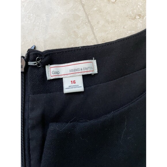 GAP Black V Neck Sleeveless Shift Dress, Fully Lined, W/Pockets Size 16 - Picture 8 of 10